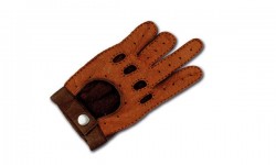 The gloves are without lining and provide more grip when driving. The gloves are made to measure for a classic car enthusiast.