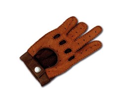 The gloves are without lining and provide more grip when driving. The gloves are made to measure for a classic car enthusiast.